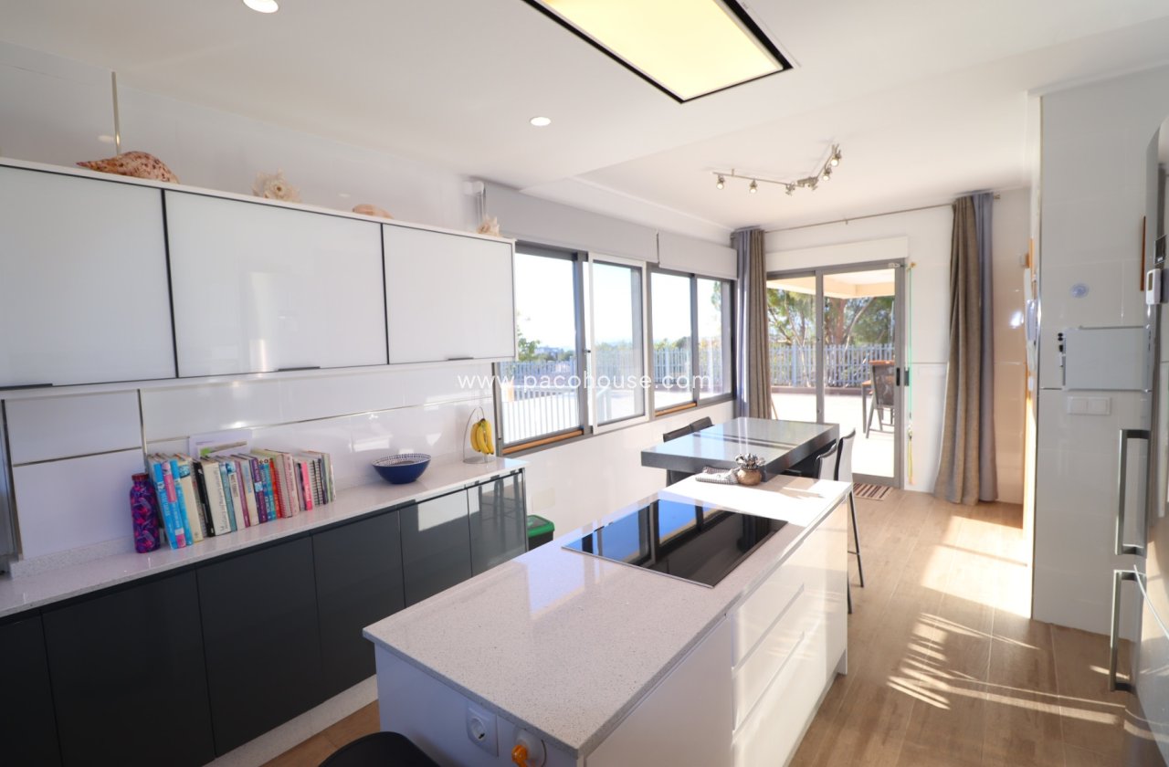 Resale - Villa -
Aledo