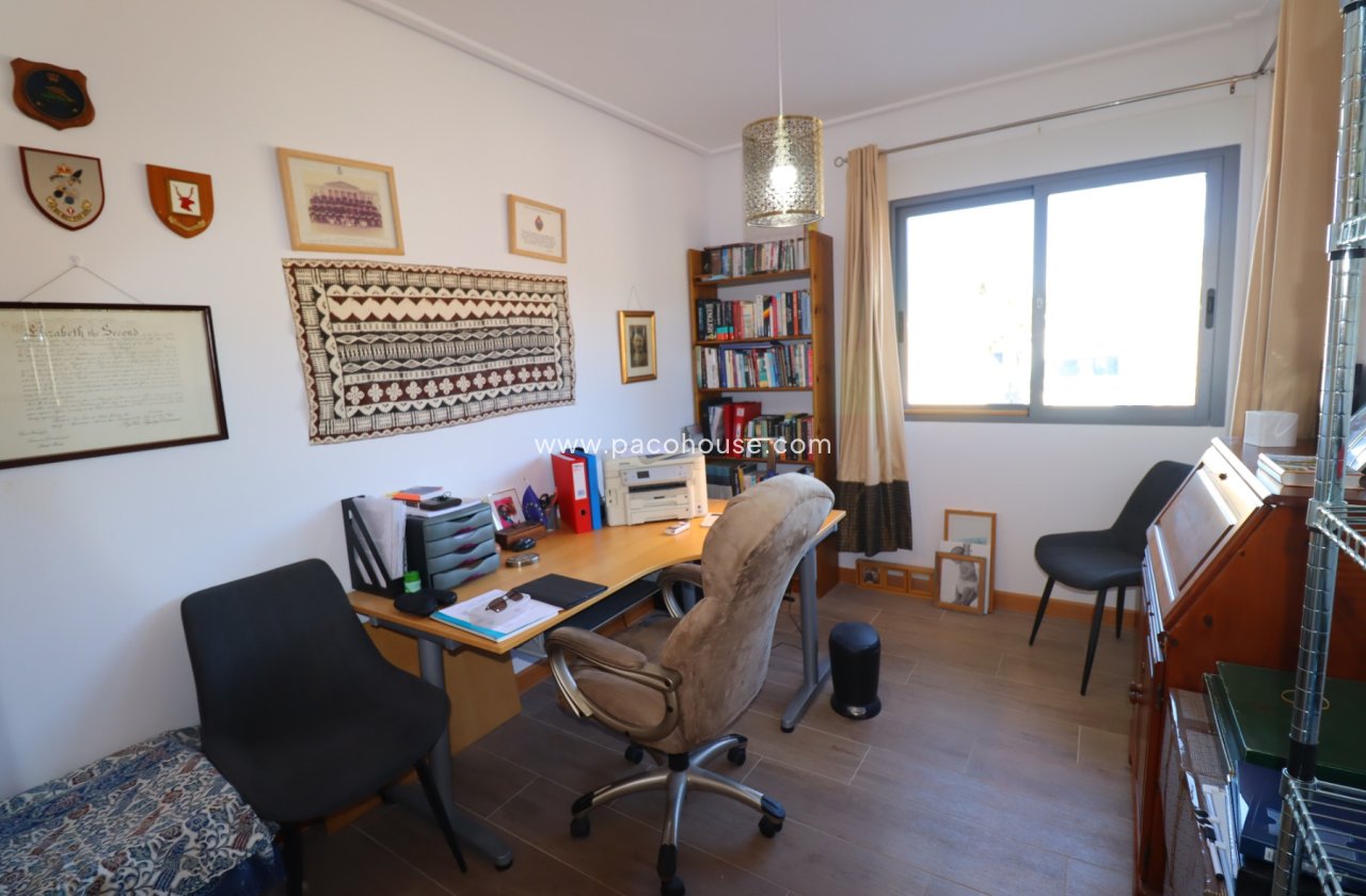 Resale - Villa -
Aledo