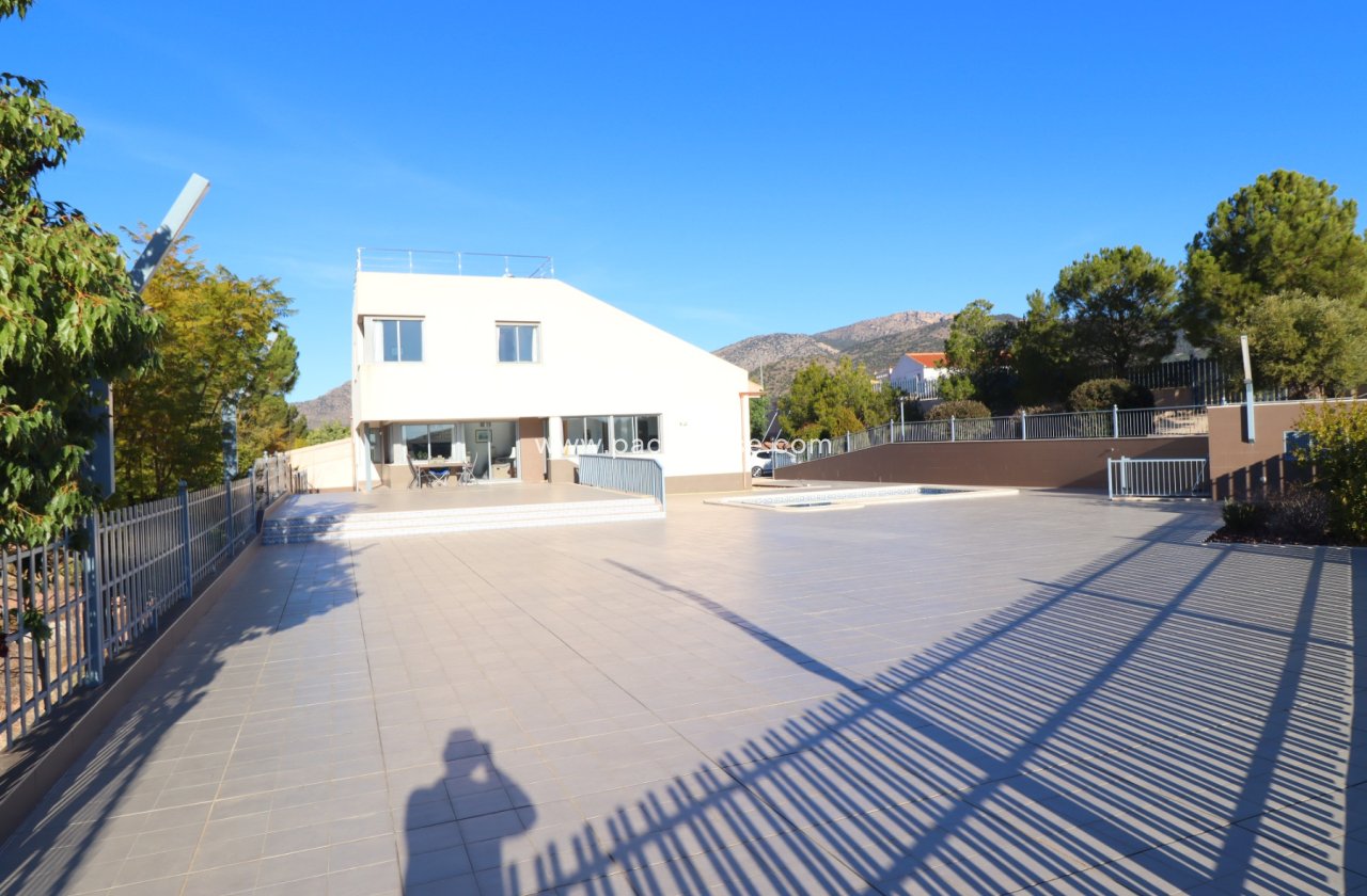 Resale - Villa -
Aledo