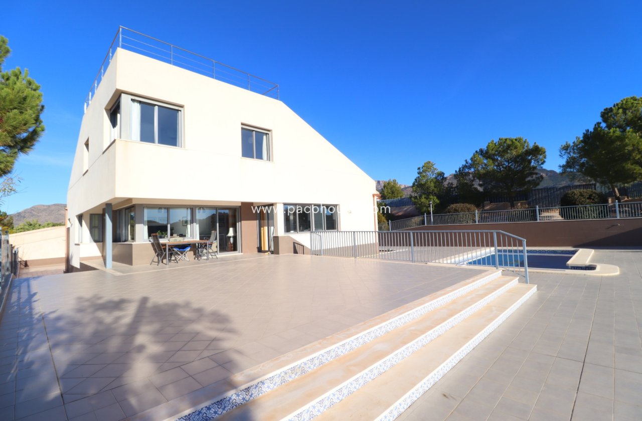 Resale - Villa -
Aledo