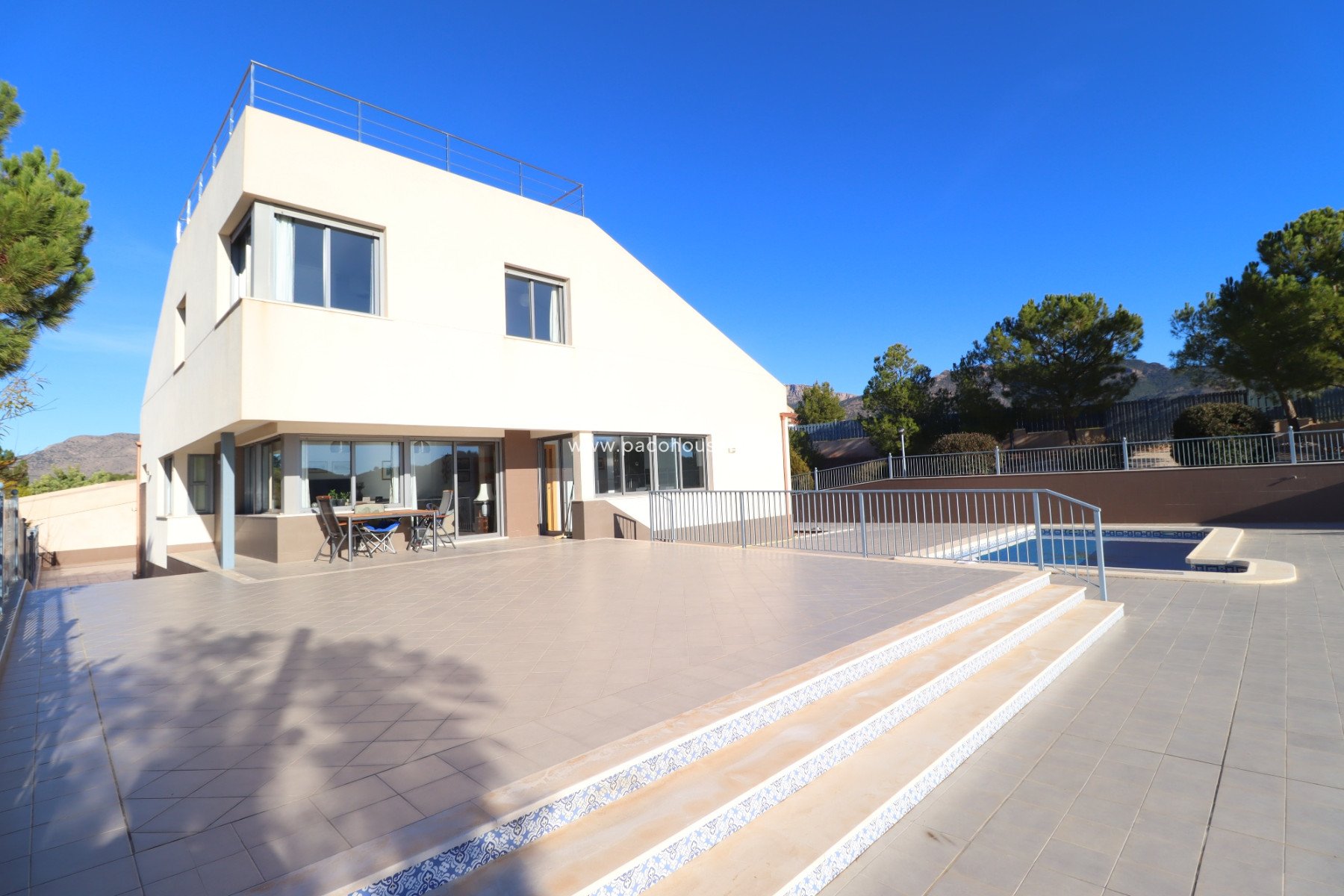 Resale - Villa -
Aledo