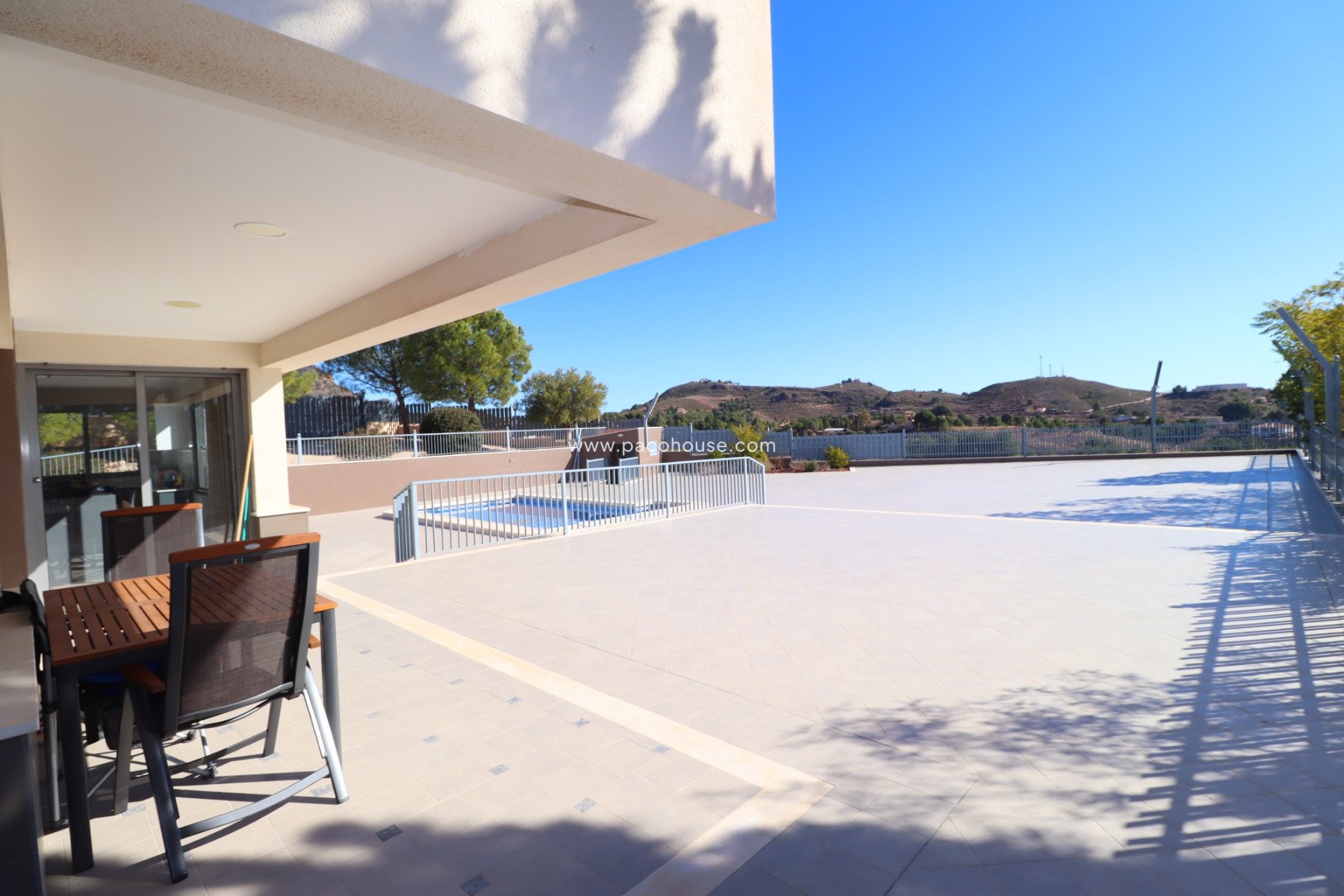 Resale - Villa -
Aledo