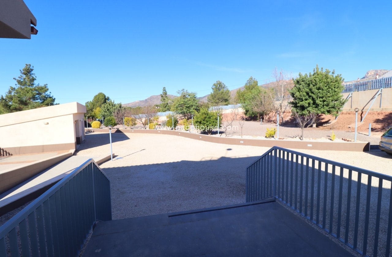 Resale - Villa -
Aledo