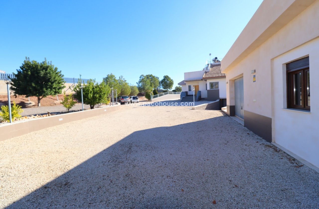 Resale - Villa -
Aledo