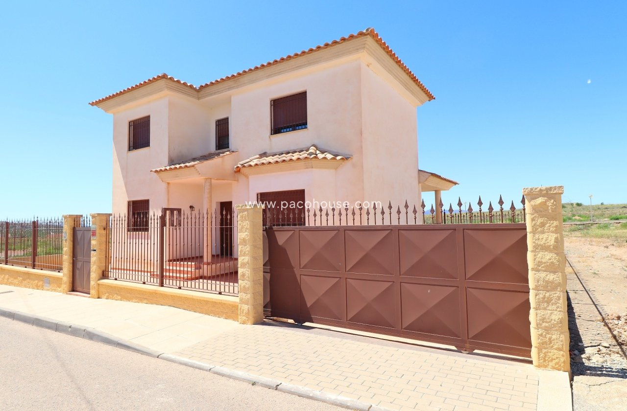 Resale - Villa -
Almendricos