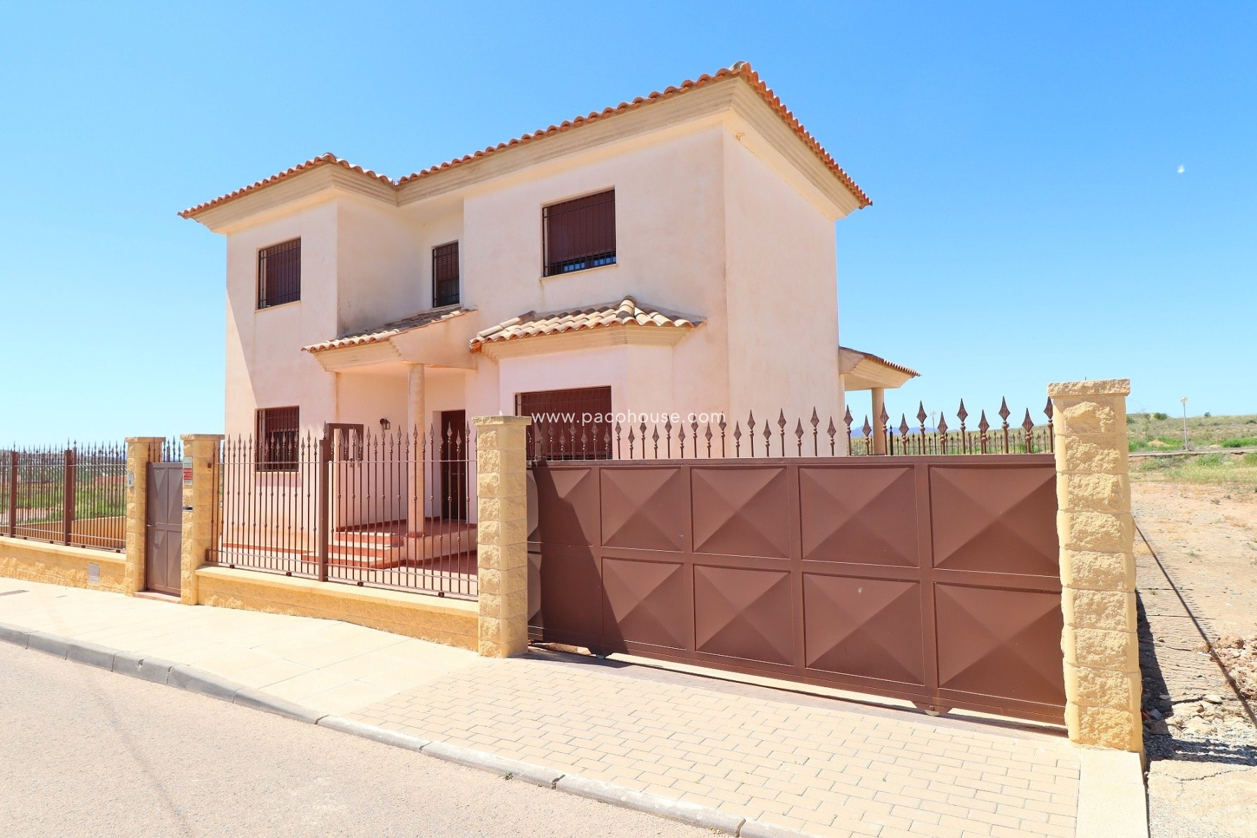 Resale - Villa -
Almendricos