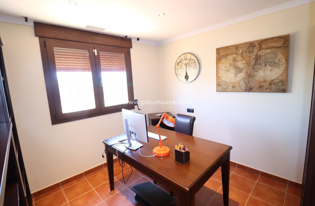 Resale - Villa -
Almendricos