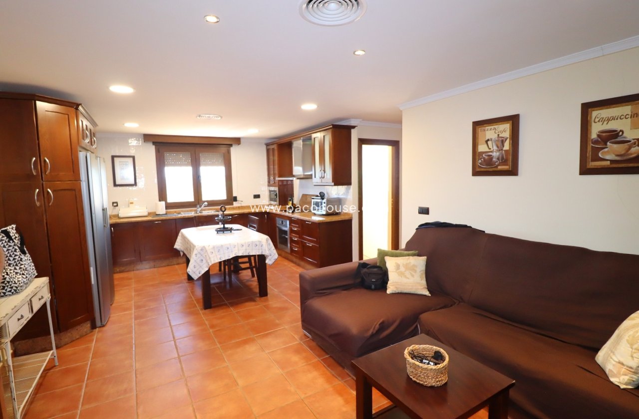 Resale - Villa -
Almendricos