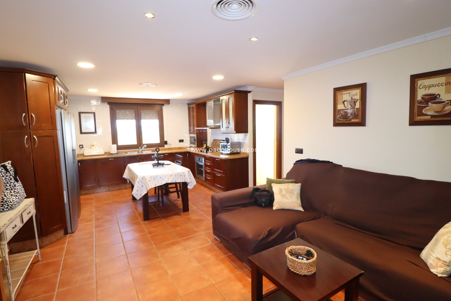 Resale - Villa -
Almendricos