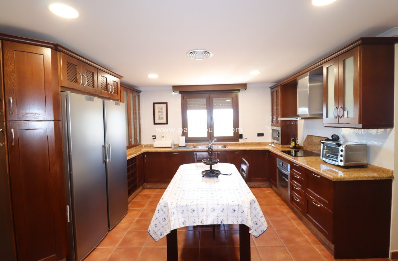 Resale - Villa -
Almendricos