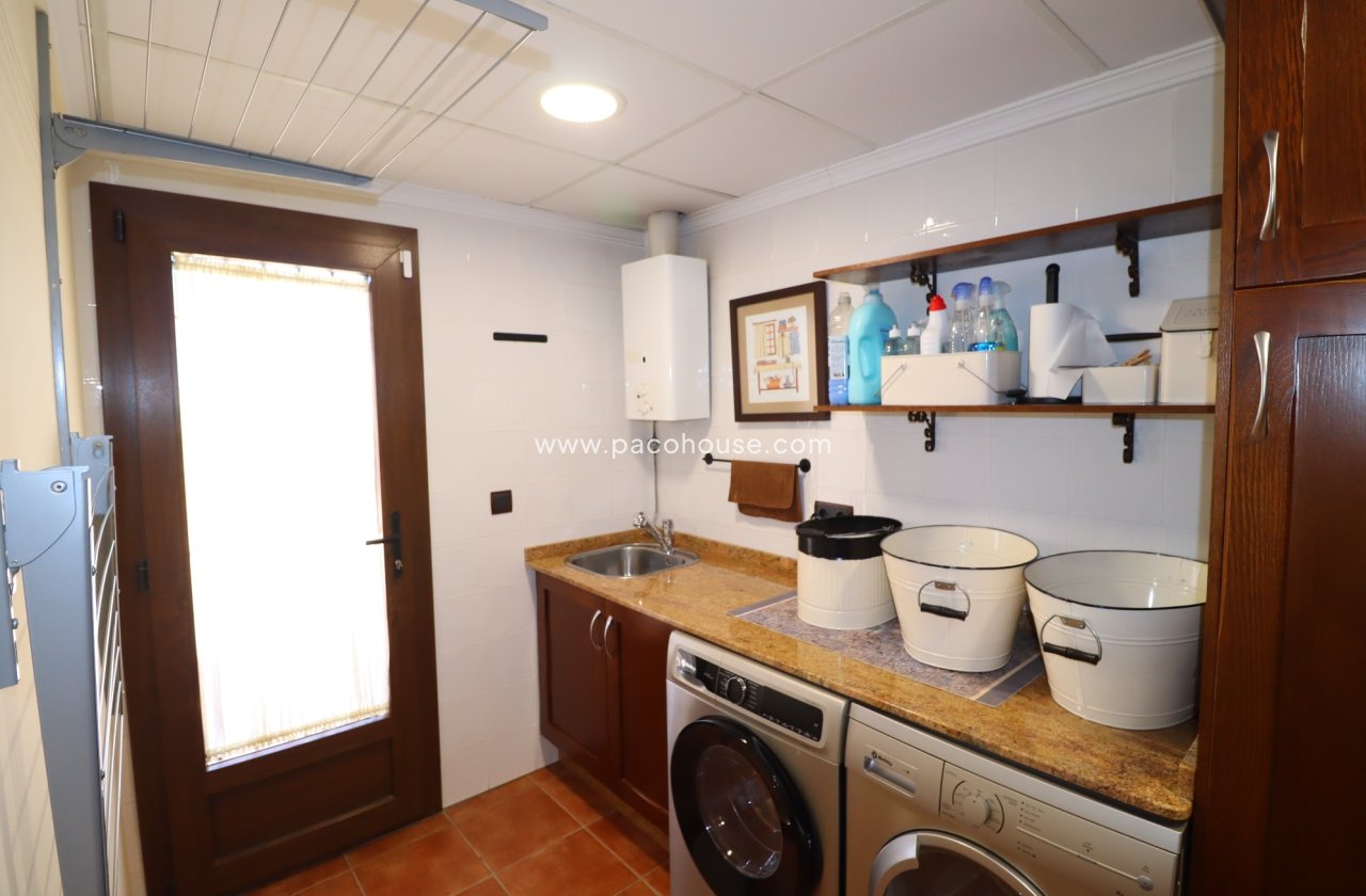 Resale - Villa -
Almendricos