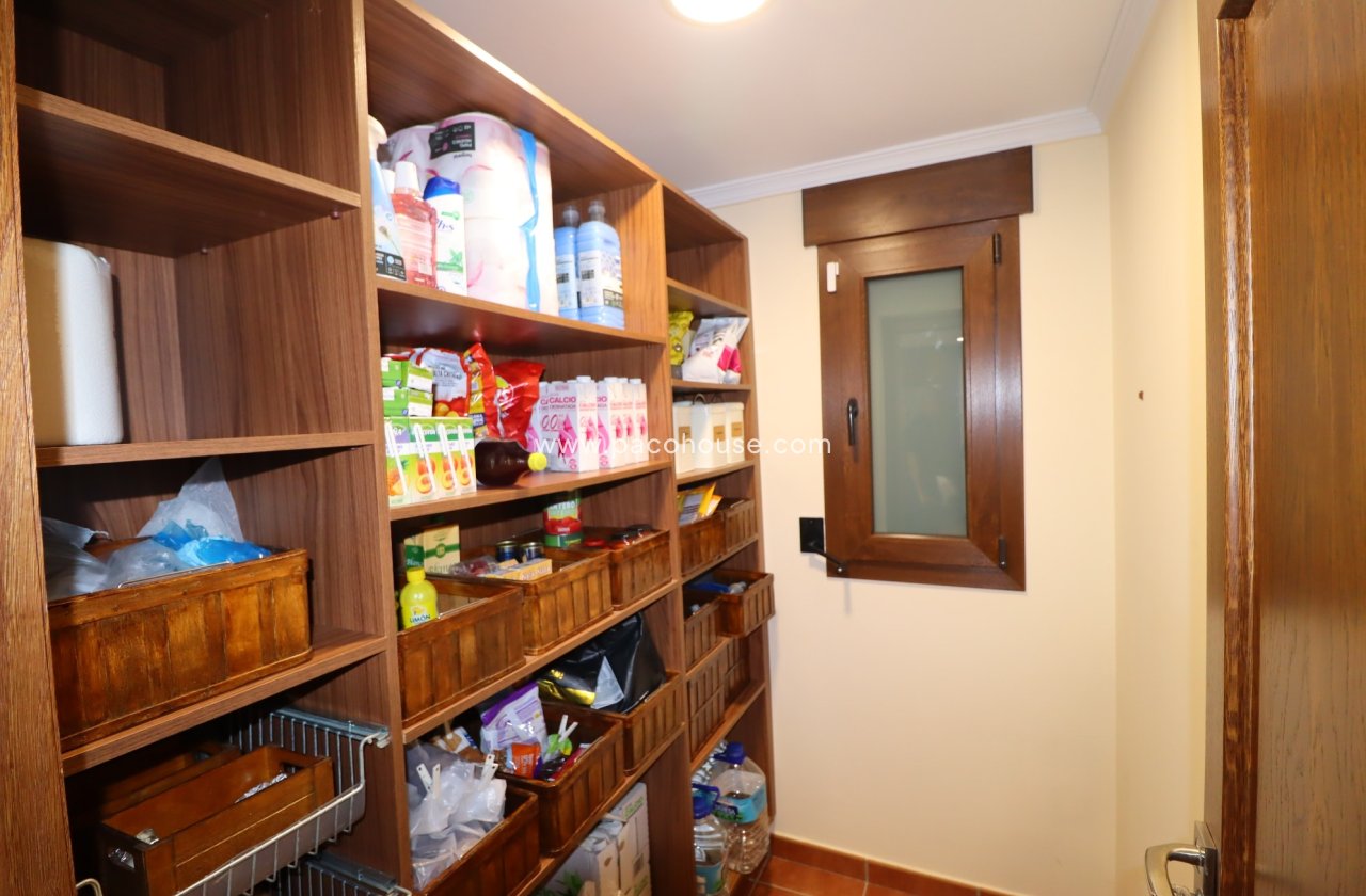 Resale - Villa -
Almendricos