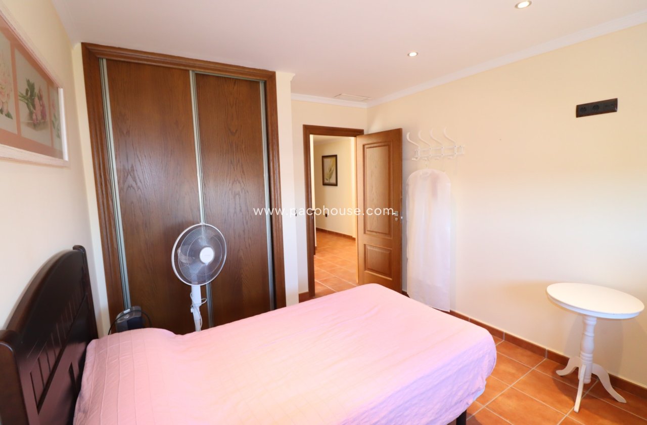 Resale - Villa -
Almendricos