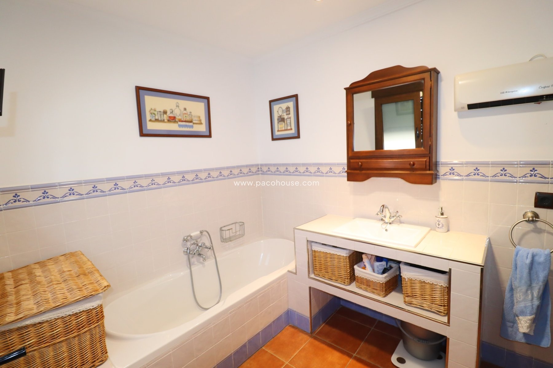 Resale - Villa -
Almendricos