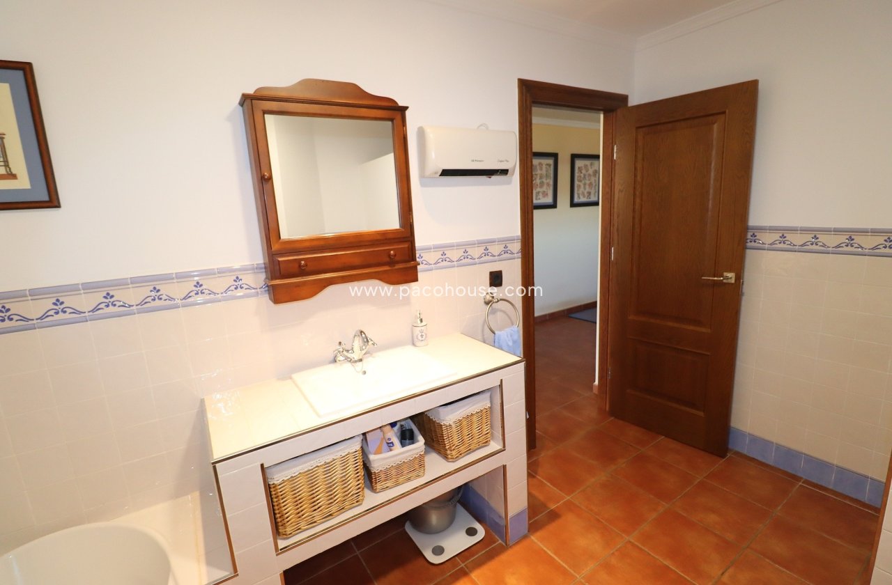 Resale - Villa -
Almendricos