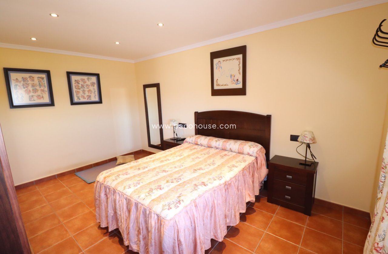 Resale - Villa -
Almendricos