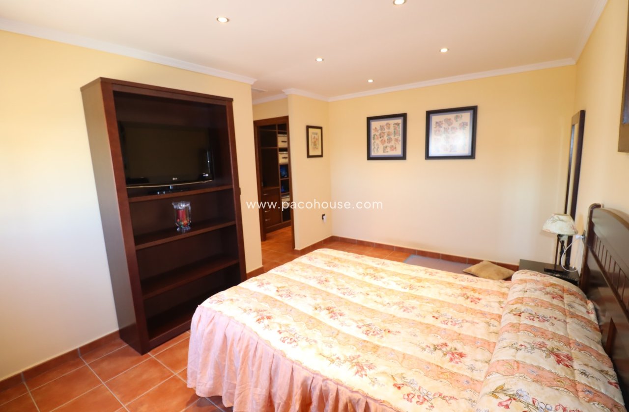 Resale - Villa -
Almendricos