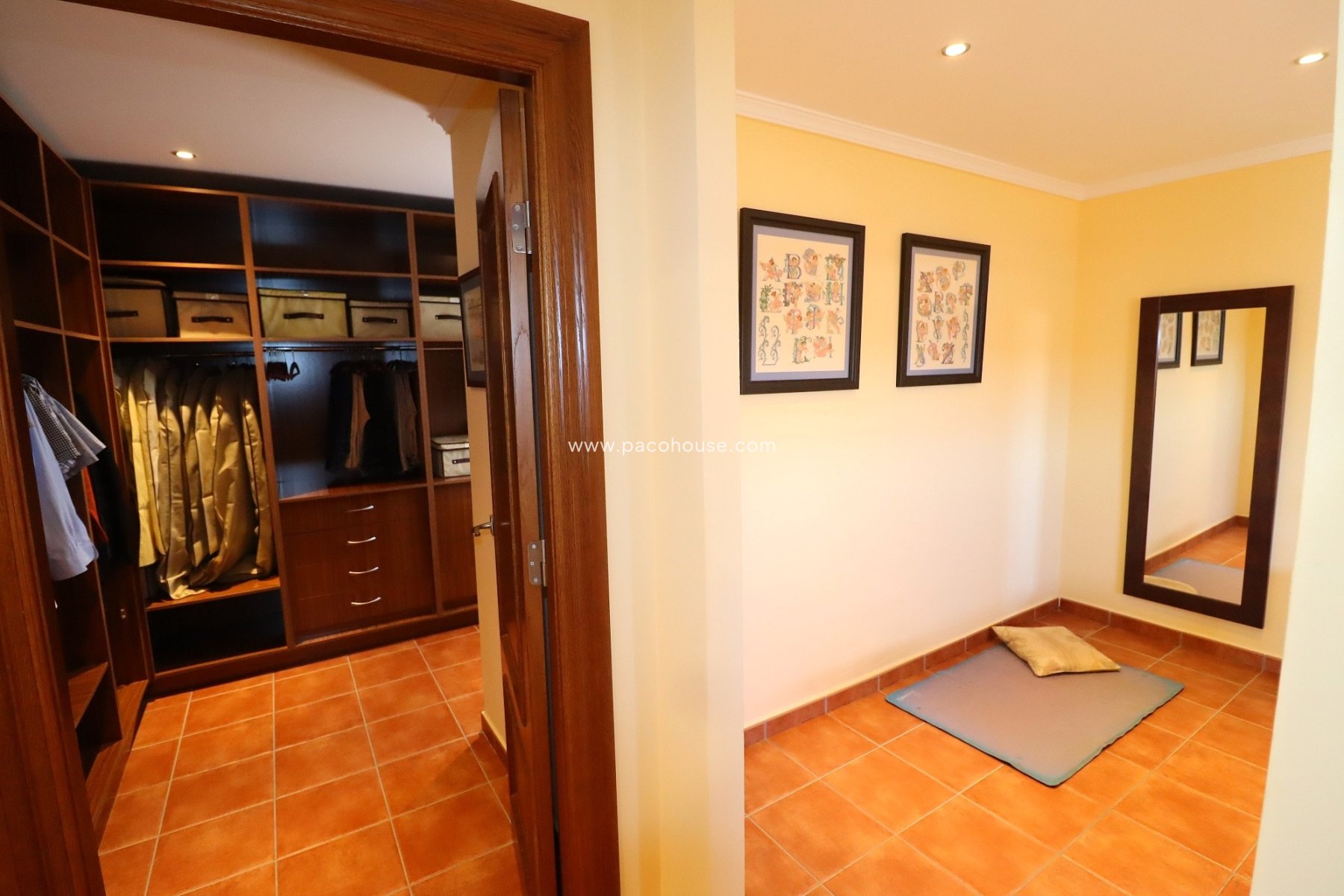 Resale - Villa -
Almendricos