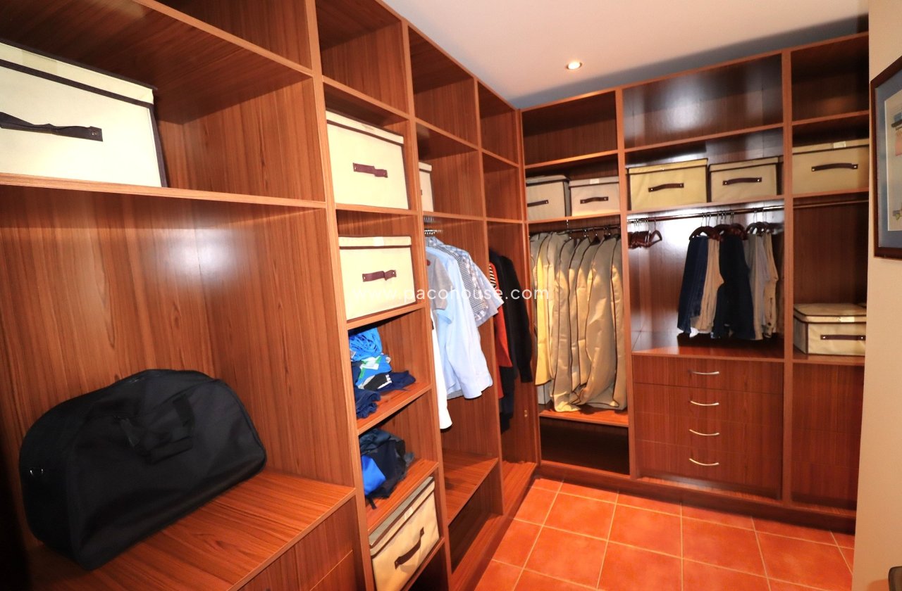 Resale - Villa -
Almendricos