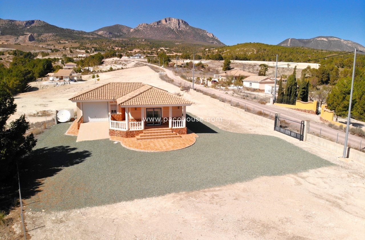 Resale - Villa -
La Parroquia