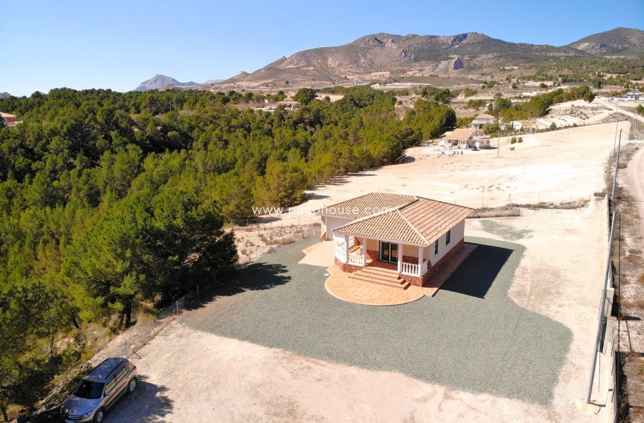 Resale - Villa -
La Parroquia