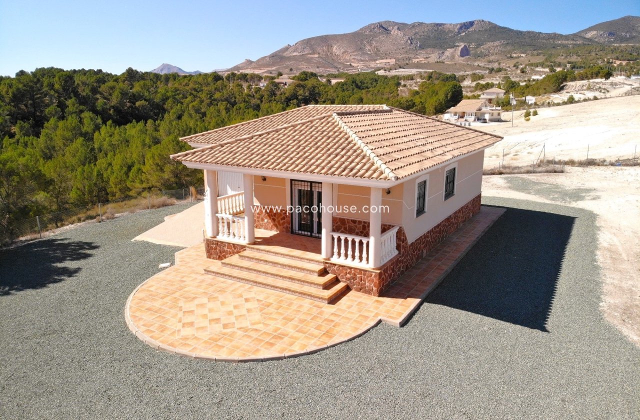 Resale - Villa -
La Parroquia