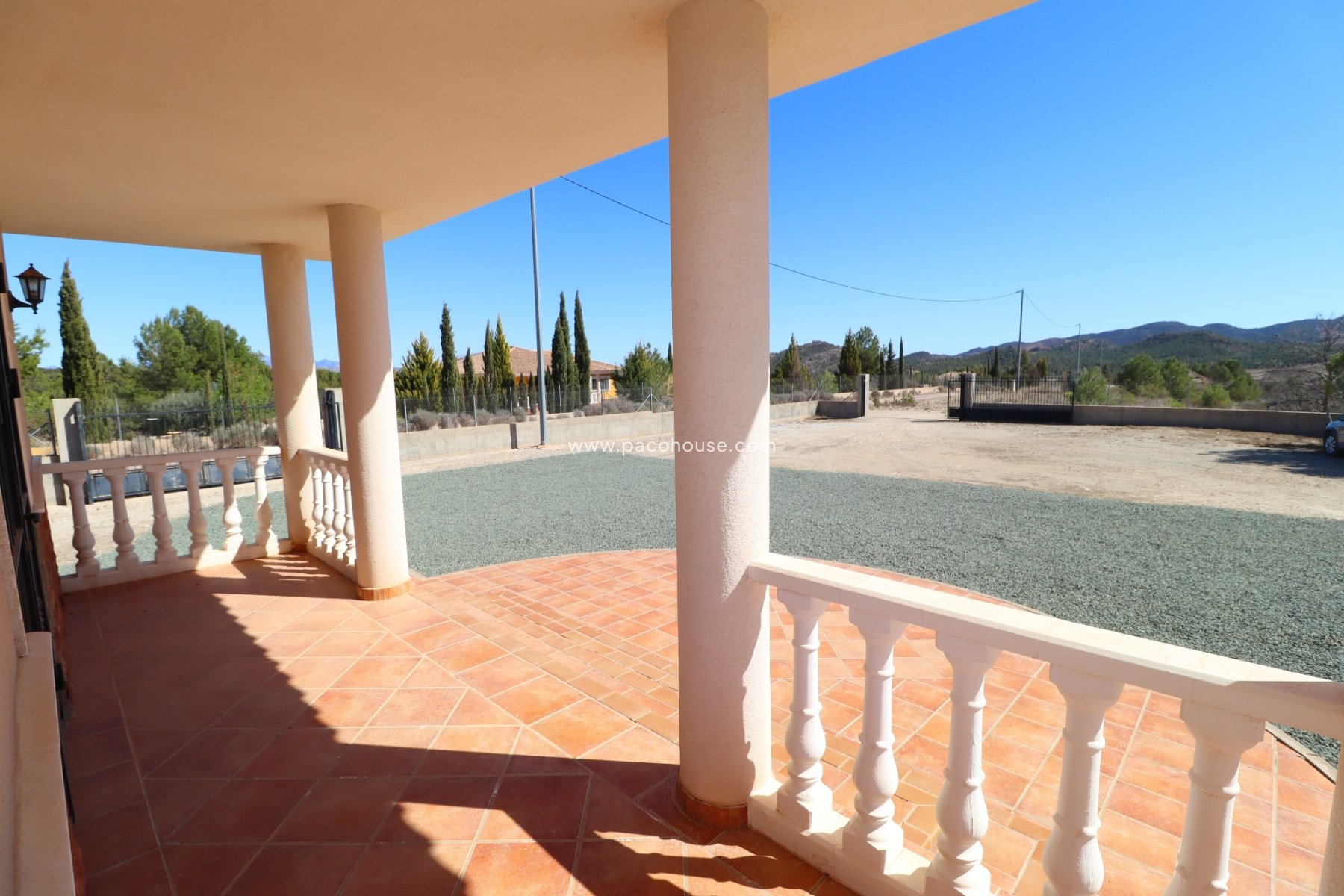 Resale - Villa -
La Parroquia