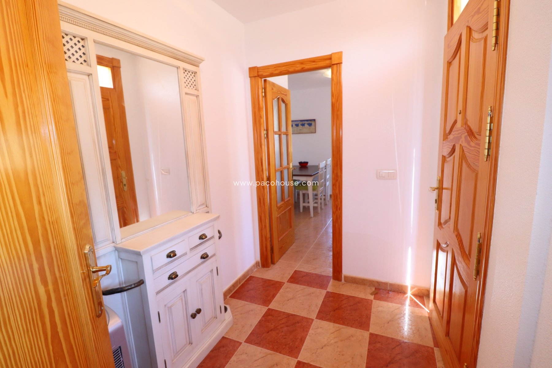Resale - Villa -
La Parroquia