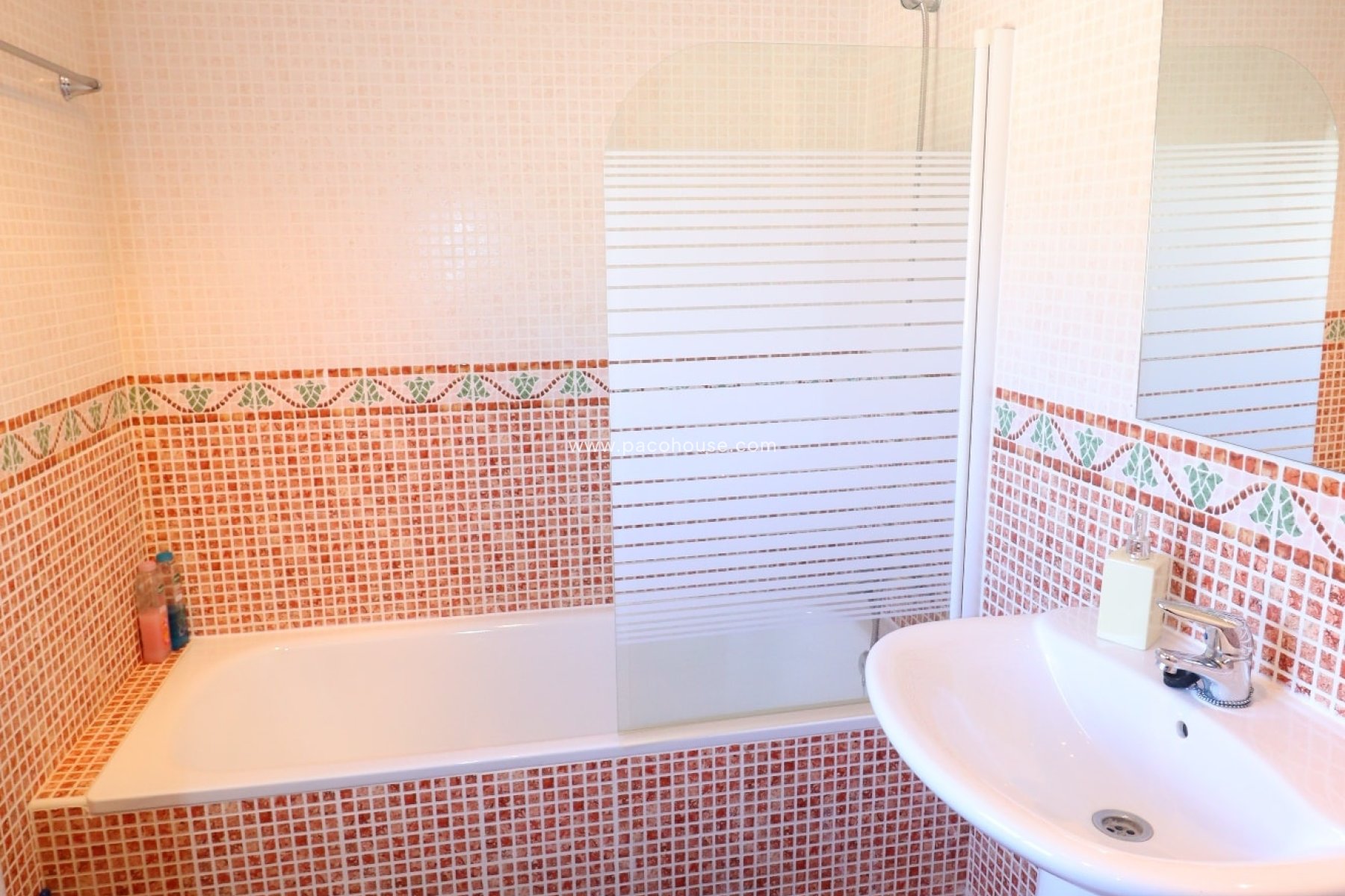 Resale - Villa -
La Parroquia