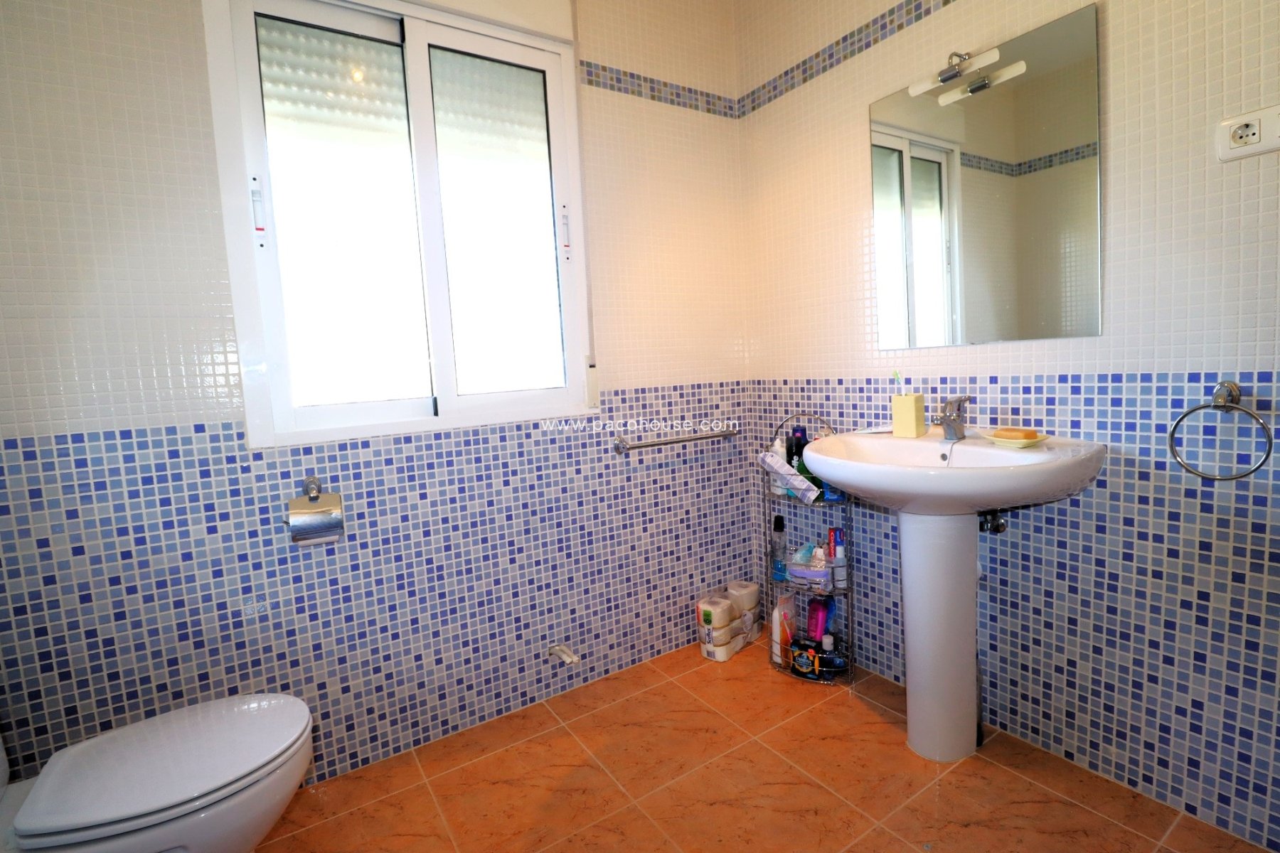 Resale - Villa -
La Parroquia