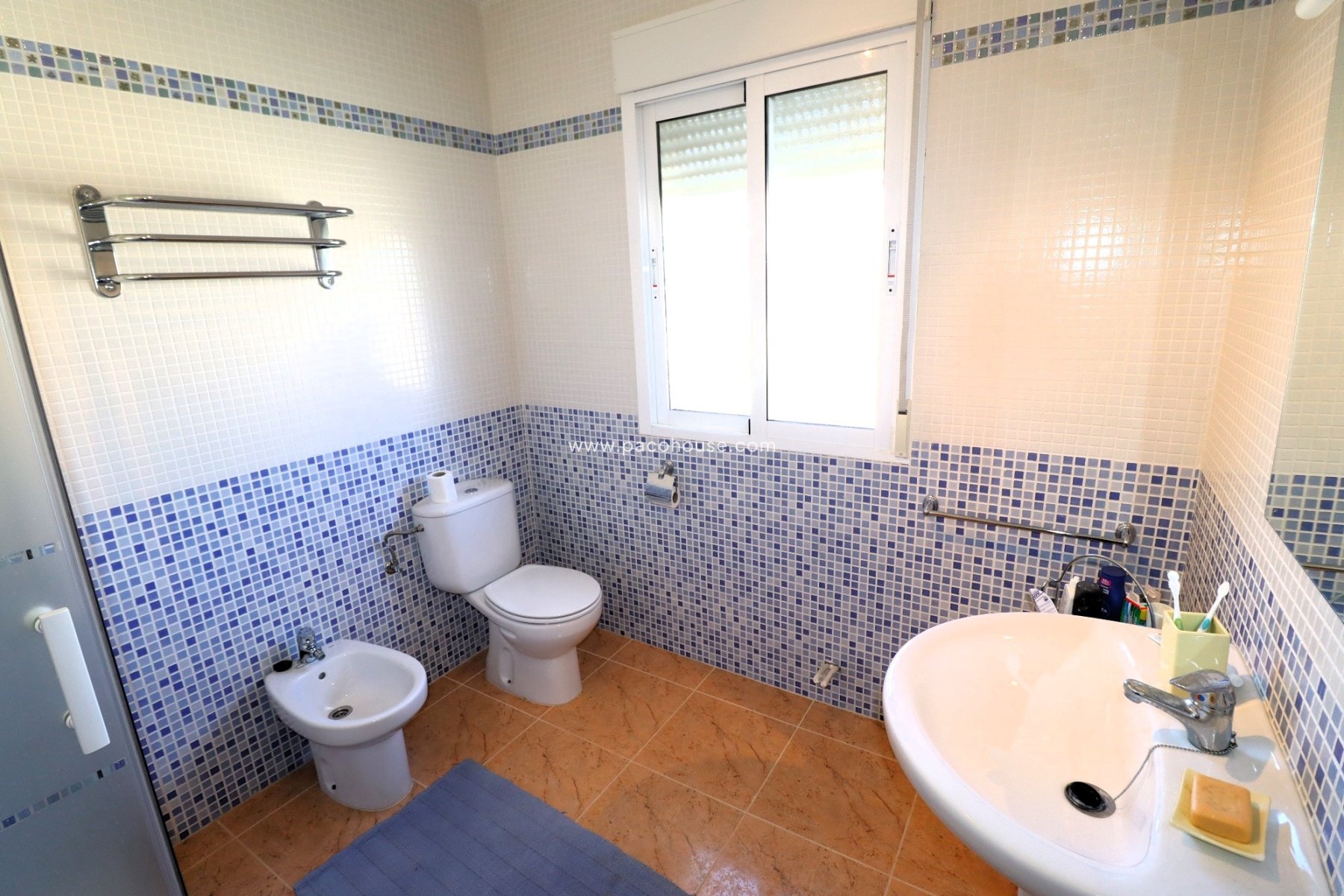 Resale - Villa -
La Parroquia