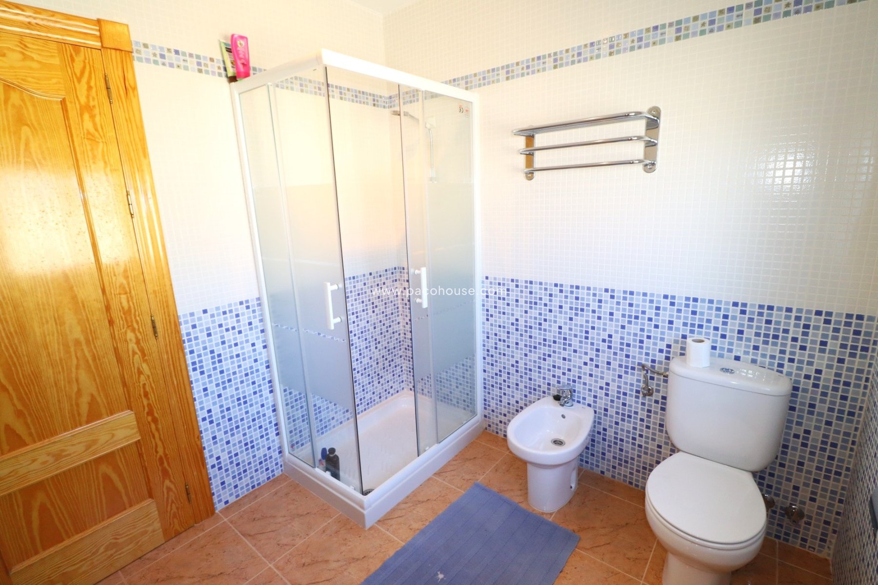 Resale - Villa -
La Parroquia