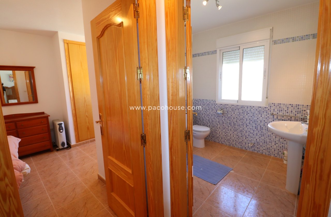 Resale - Villa -
La Parroquia