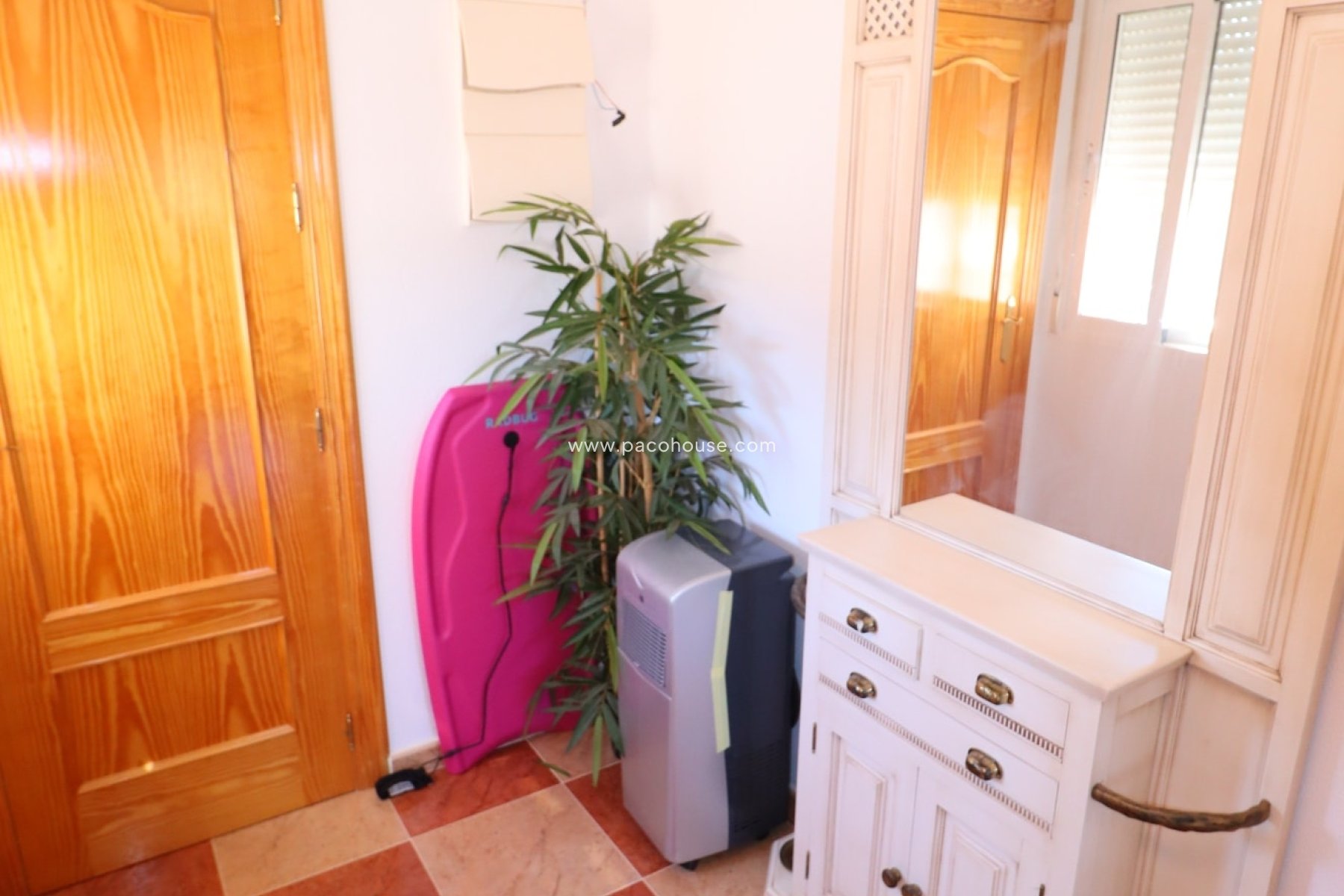 Resale - Villa -
La Parroquia