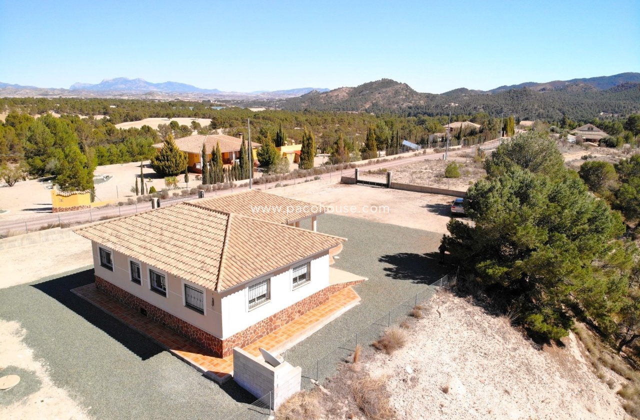 Resale - Villa -
La Parroquia