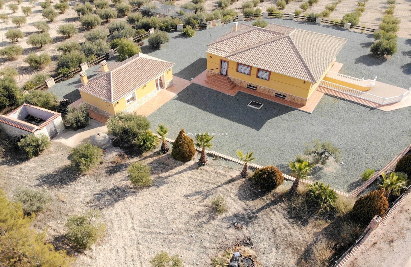 Resale - Villa -
La Parroquia