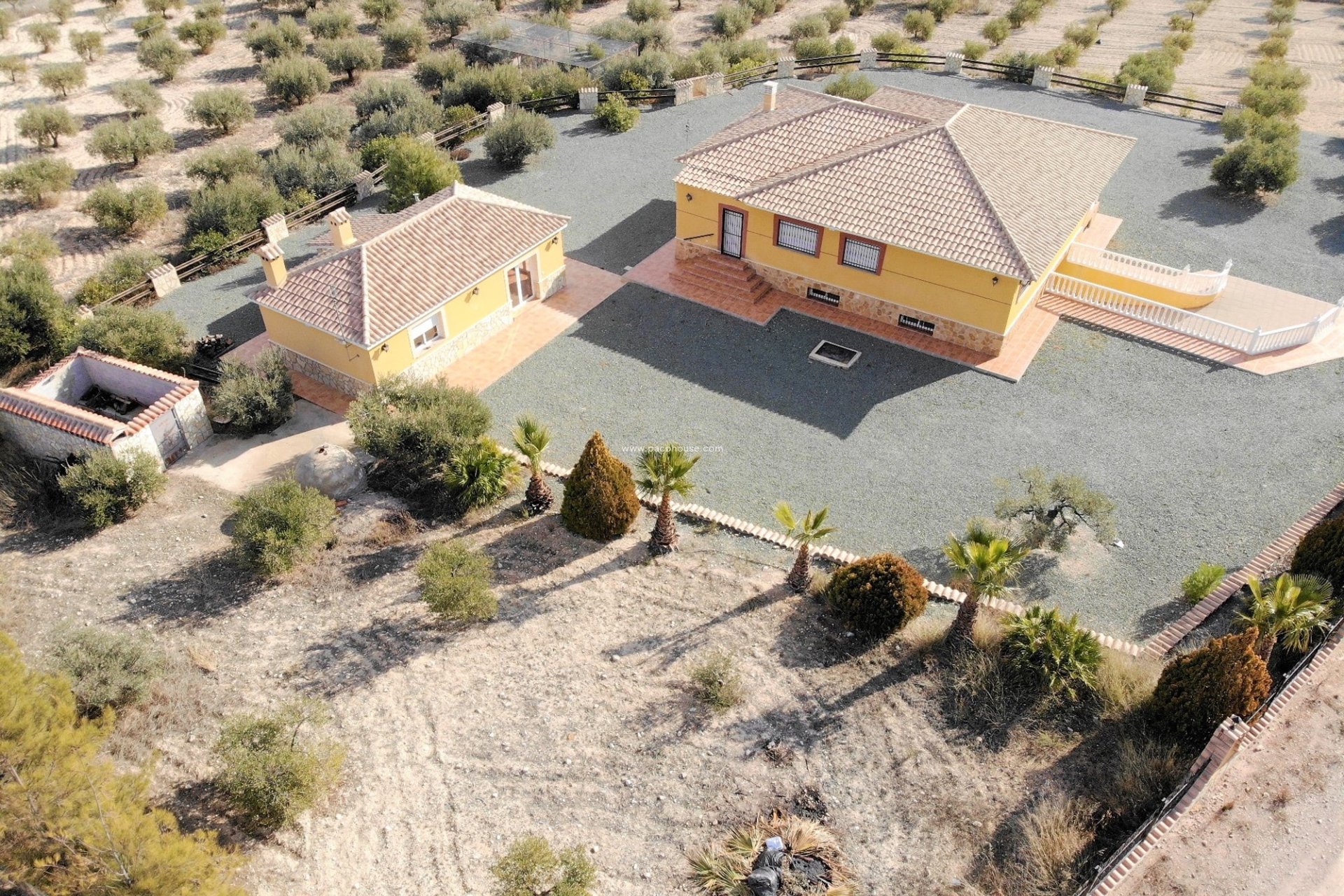 Resale - Villa -
La Parroquia