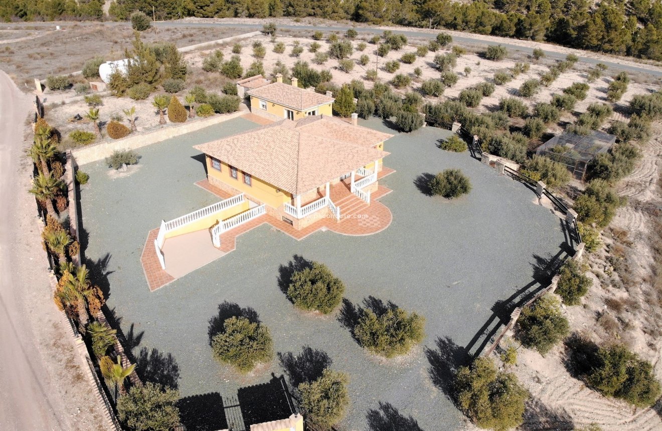 Resale - Villa -
La Parroquia