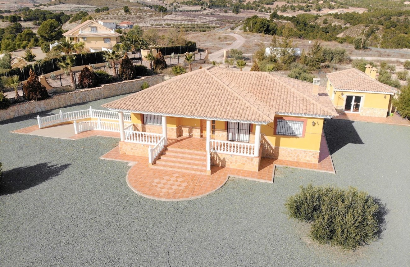 Resale - Villa -
La Parroquia
