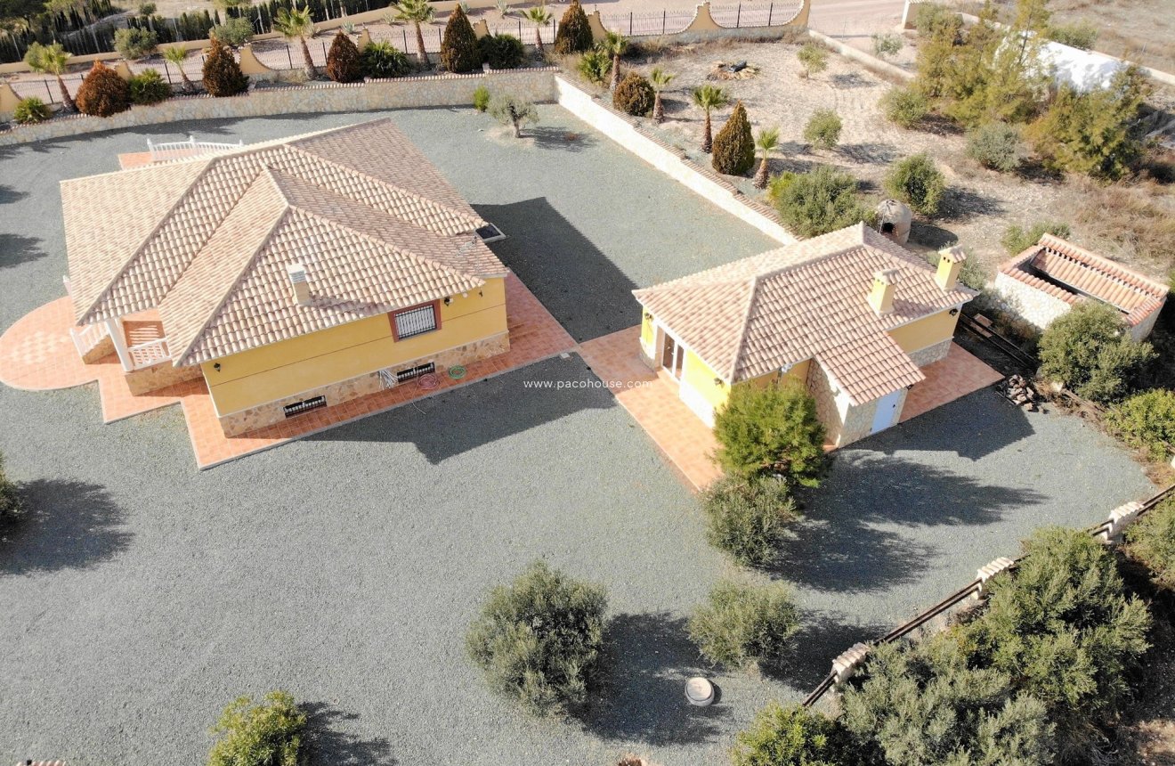 Resale - Villa -
La Parroquia
