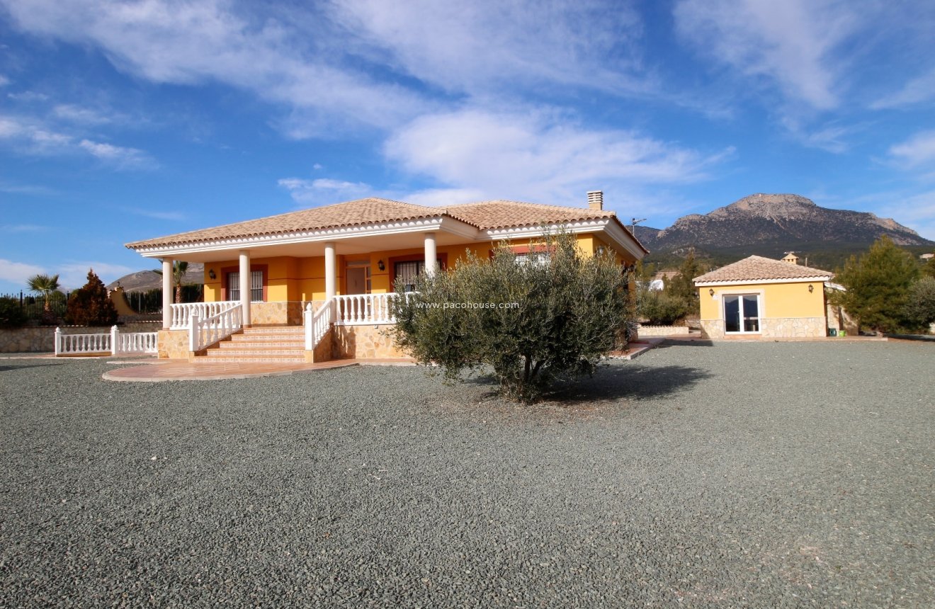 Resale - Villa -
La Parroquia