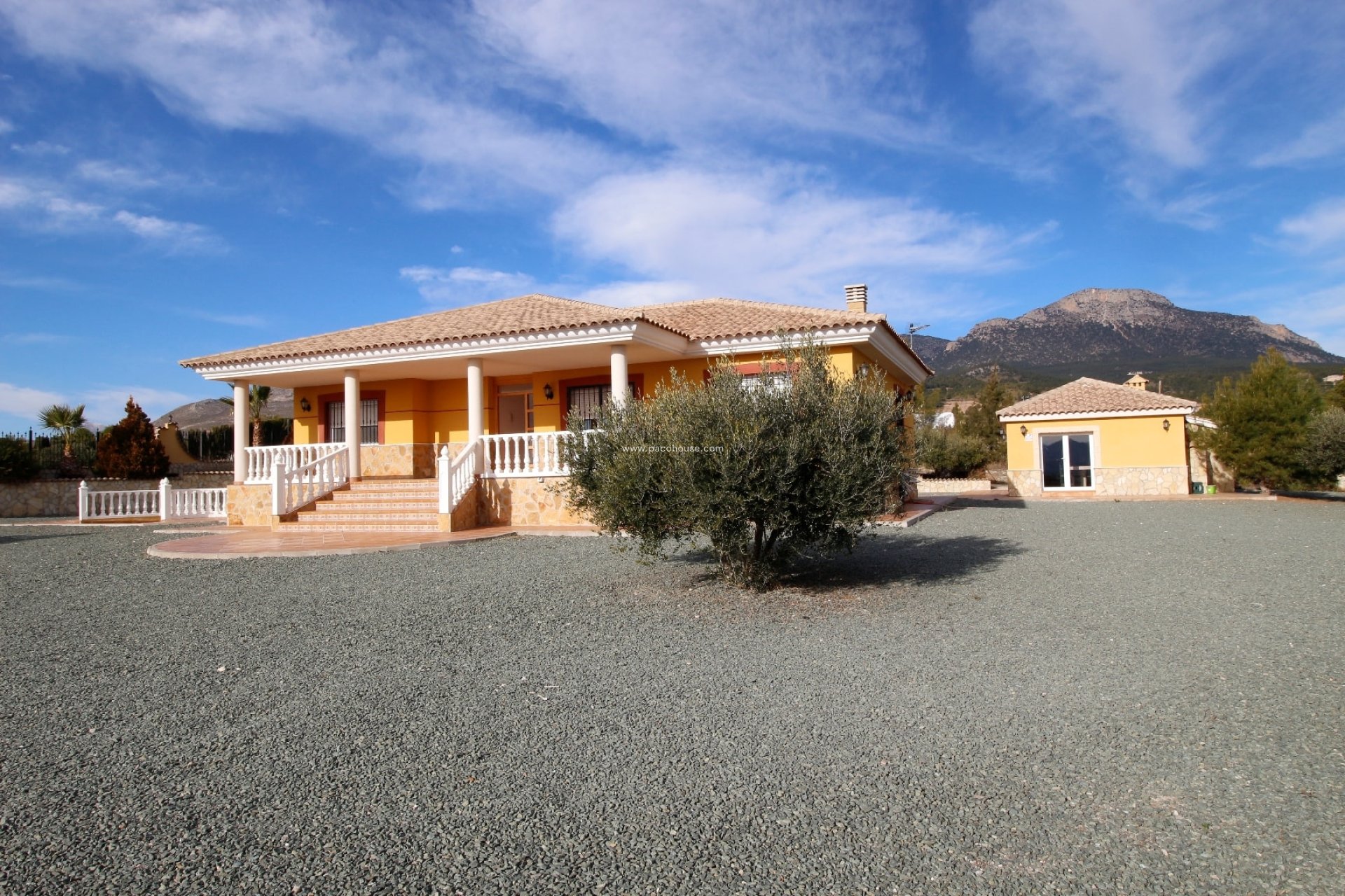Resale - Villa -
La Parroquia