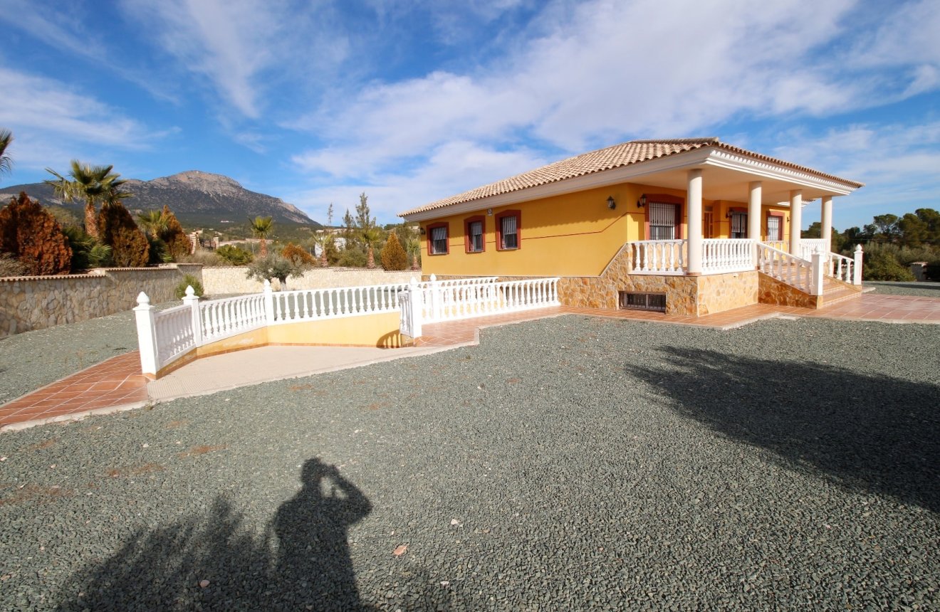 Resale - Villa -
La Parroquia