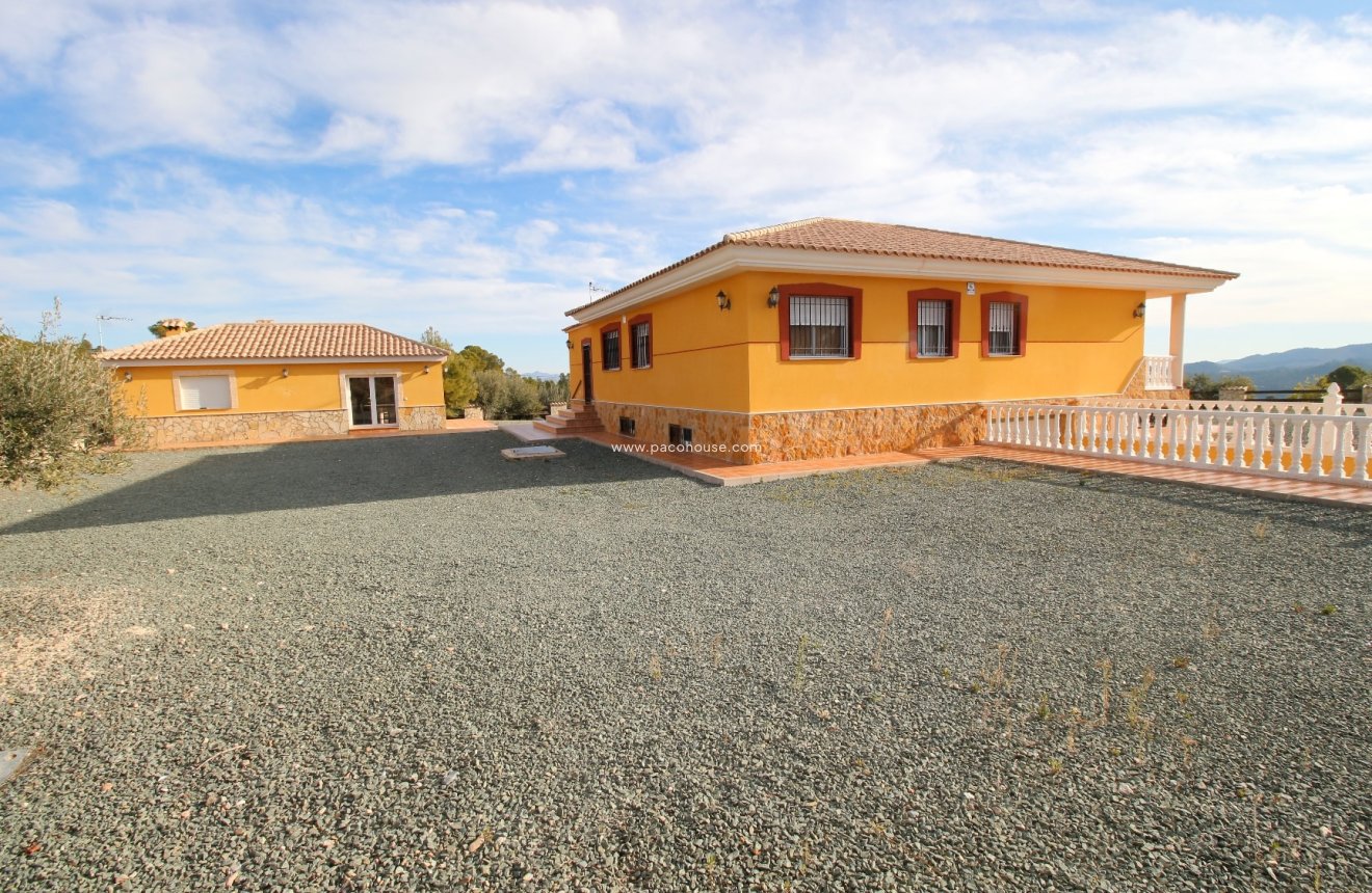 Resale - Villa -
La Parroquia