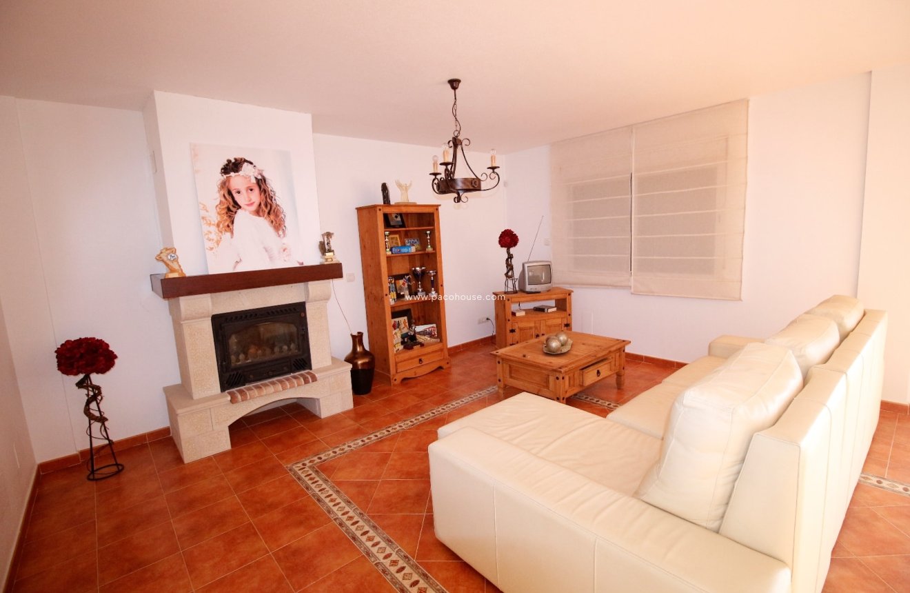 Resale - Villa -
La Parroquia