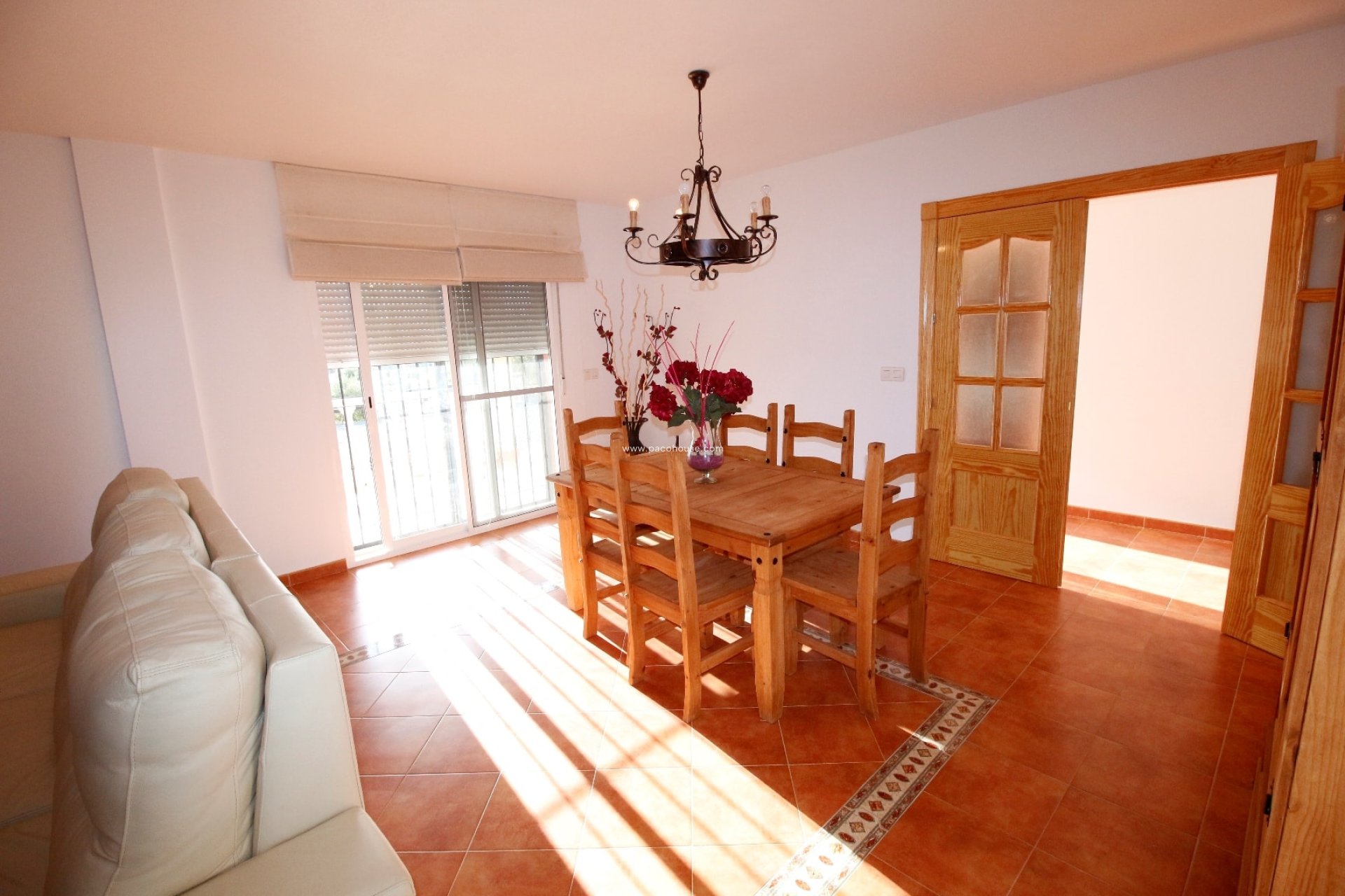 Resale - Villa -
La Parroquia