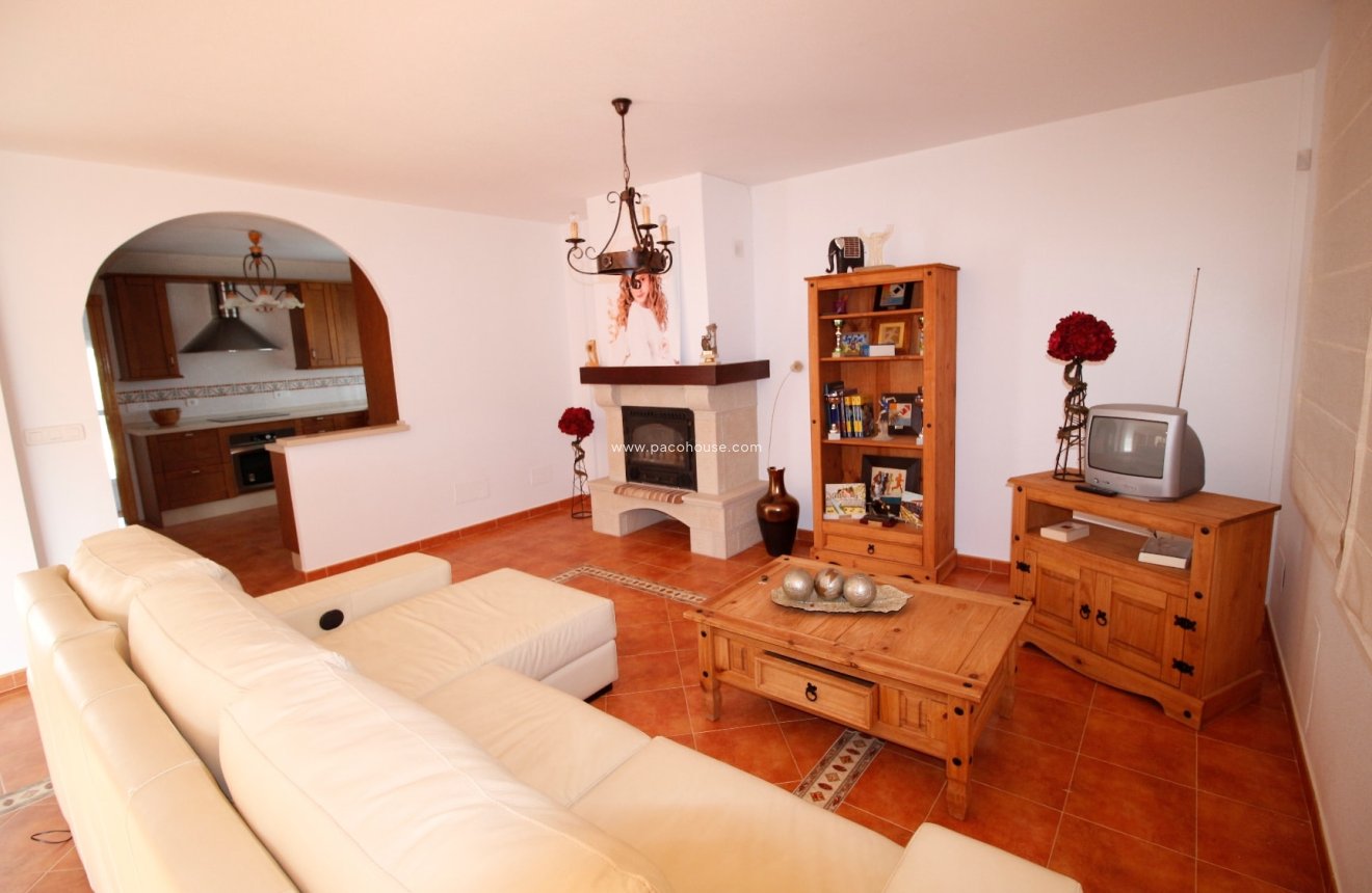 Resale - Villa -
La Parroquia