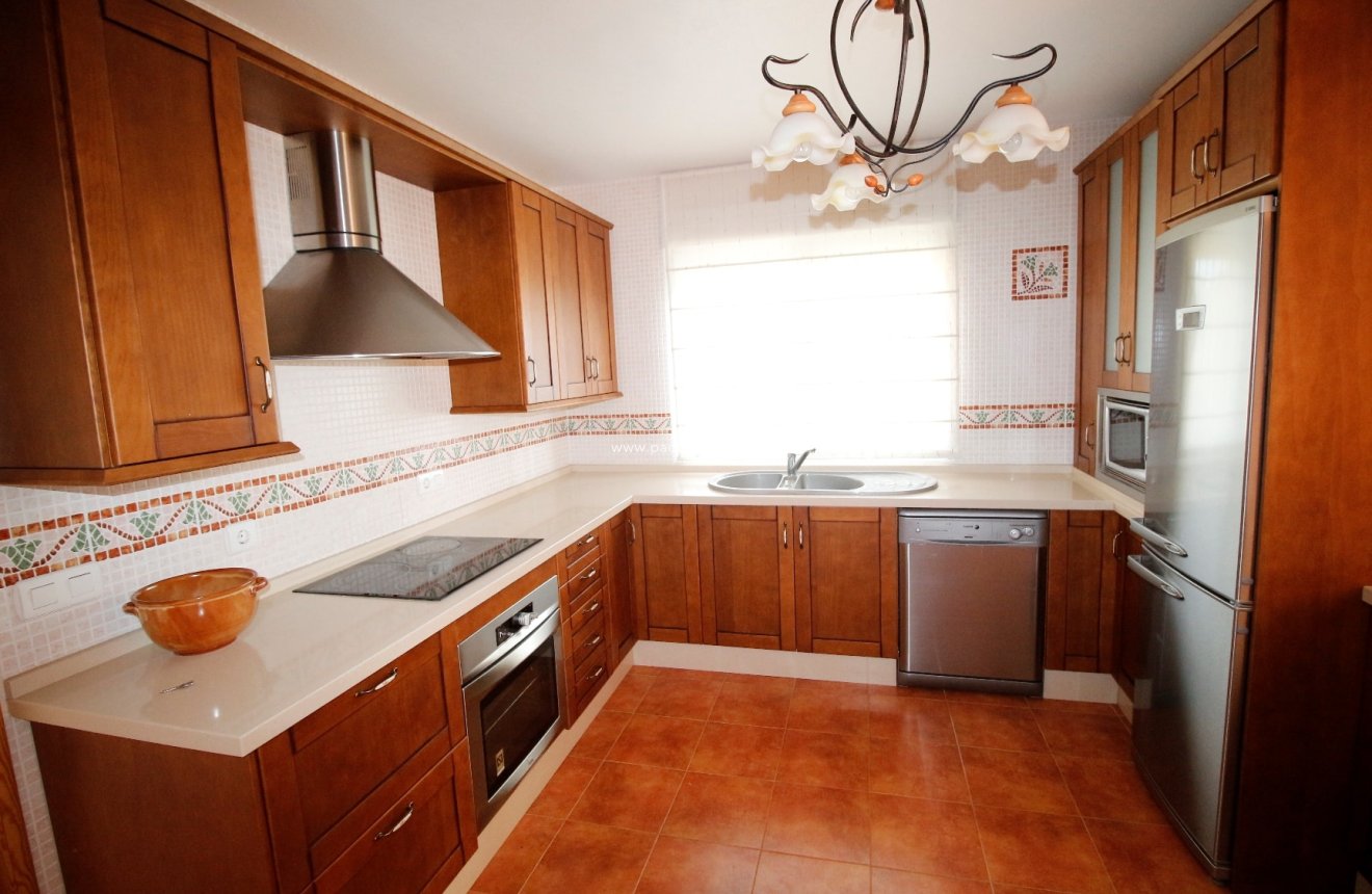 Resale - Villa -
La Parroquia