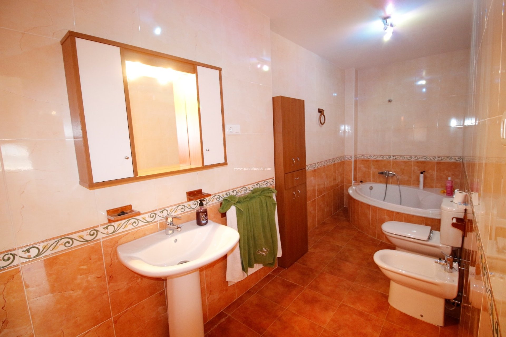 Resale - Villa -
La Parroquia