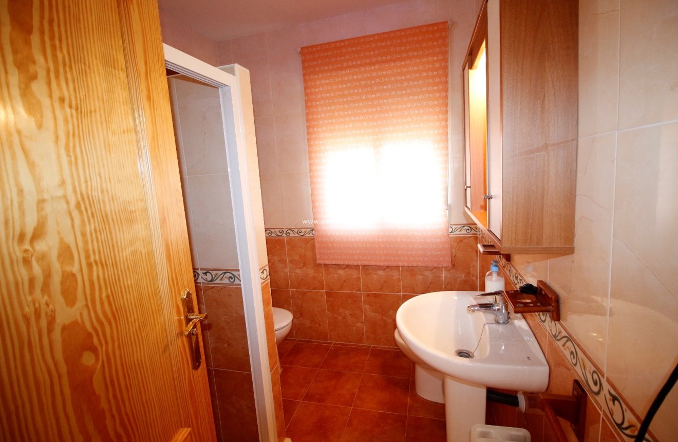 Resale - Villa -
La Parroquia